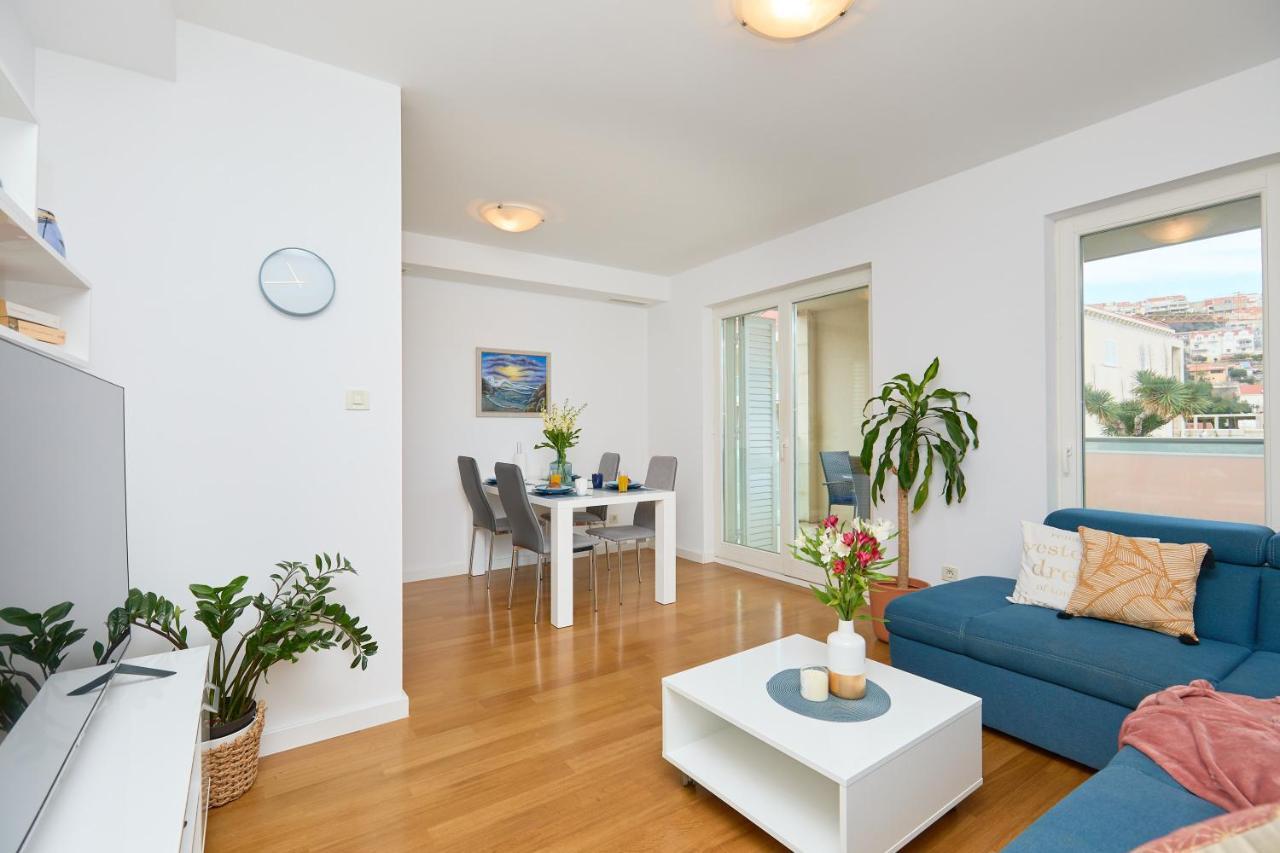 Beachfront Luxury Complex 2bd Sunset Apartma